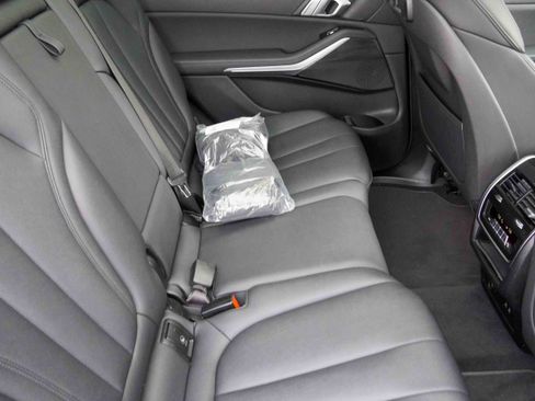 Used 2022 BMW X7 xDrive40i image 36