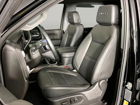 Used 2023 GMC Sierra 3500 Denali AWD/4WD image 8
