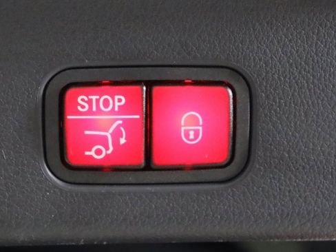 Used 2024 Mercedes-Benz GLC 43 AMG 4MATIC image 9