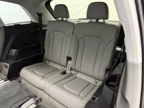Used 2021 Audi Q7 3.0T Premium Plus AWD/4WD image 38