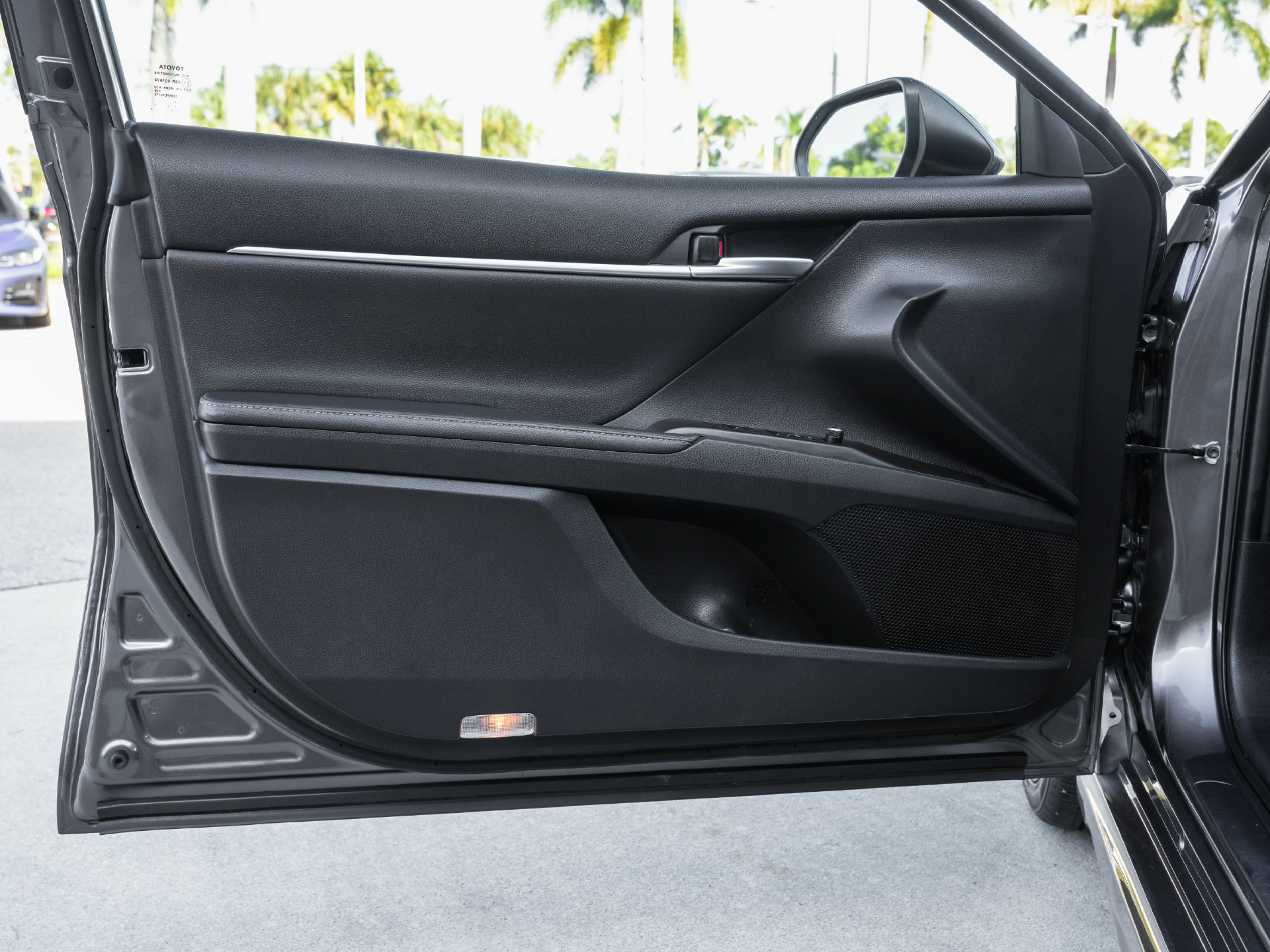 Used 2022 Toyota Camry XSE w/ Navigation Package FWD image 32