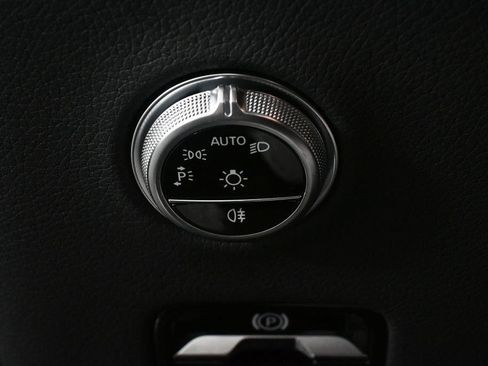 New 2027 Mercedes-Benz GLC 300 4MATIC image 9