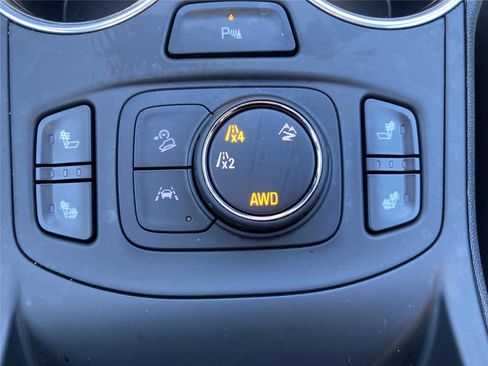 Used 2022 GMC Terrain SLT w/ Infotainment Package II image 13