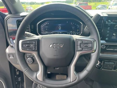 Used 2023 Chevrolet Silverado 1500 RST w/ Z71 Off-Road Package AWD/4WD image 17