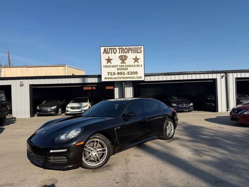 Used 2014 Porsche Panamera 4 w/ Premium Package AWD/4WD image 1