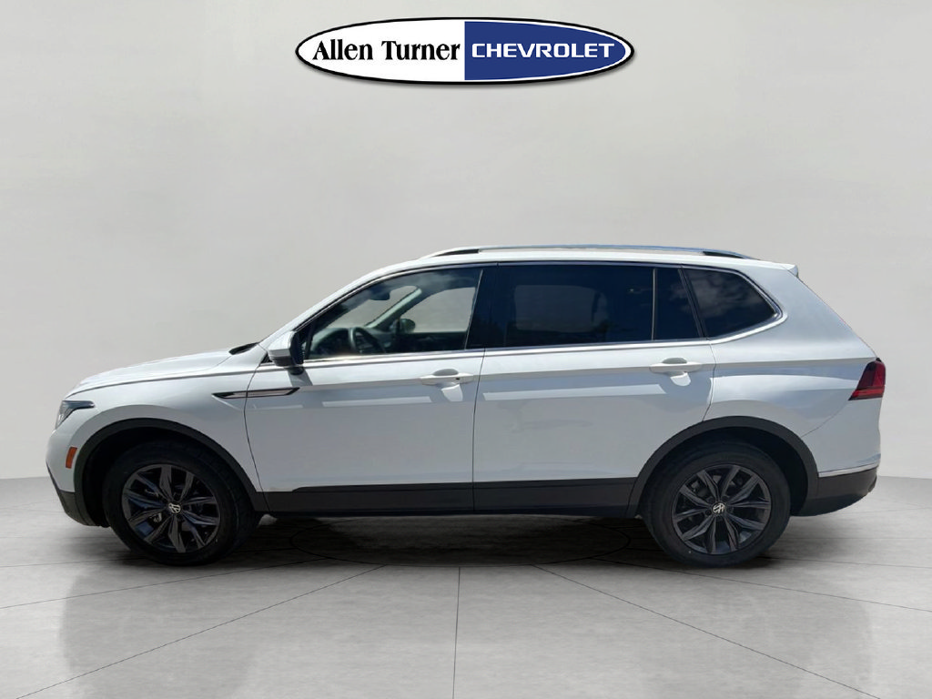 Used 2023 Volkswagen Tiguan SE AWD/4WD image 6