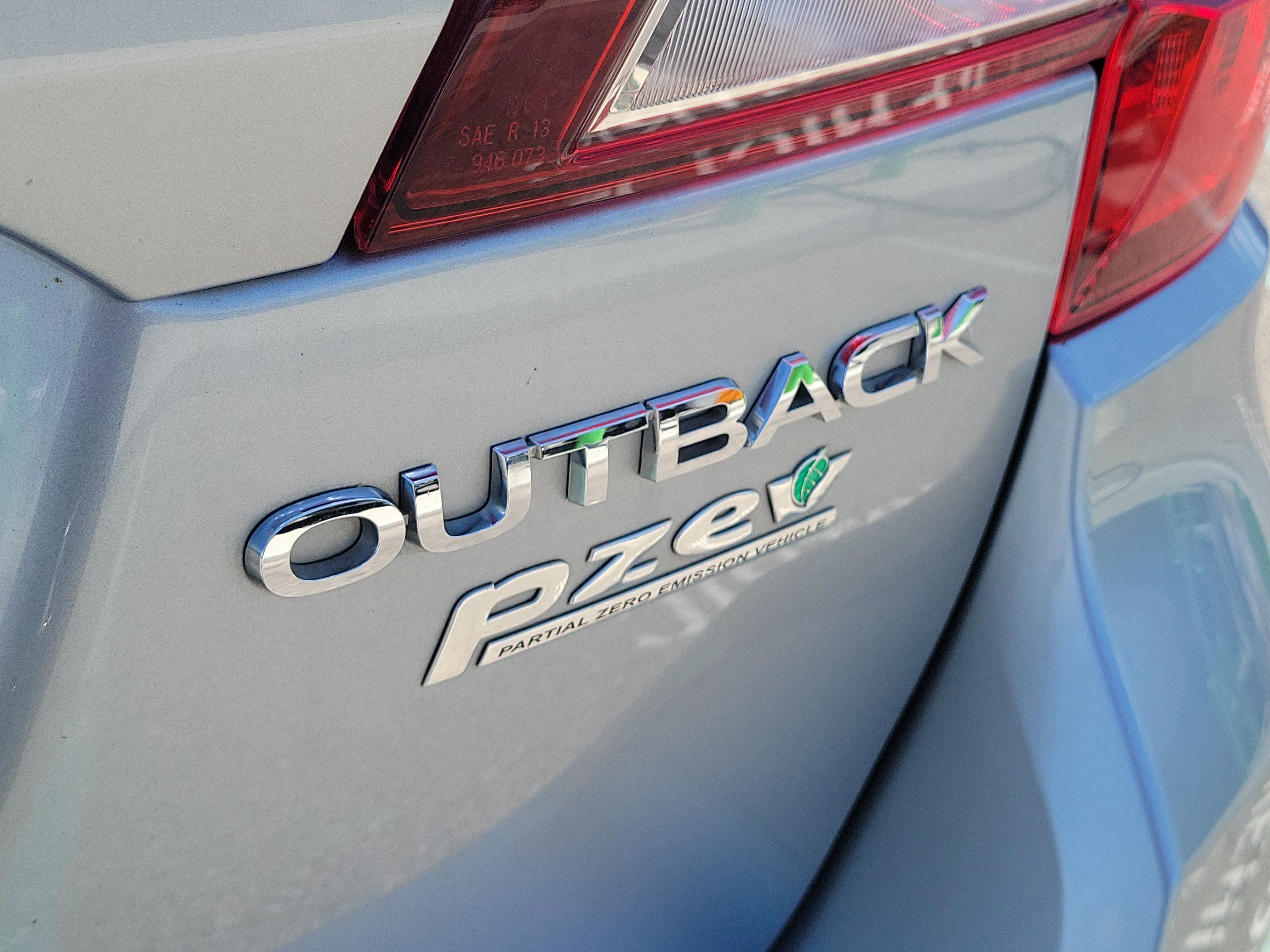 Used 2017 Subaru Outback 2.5i AWD/4WD image 6