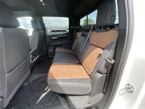 Used 2024 Chevrolet Silverado 1500 High Country AWD/4WD image 25