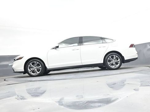 Used 2024 Honda Accord EX image 33