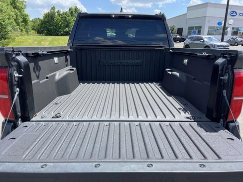 Used 2024 Toyota Tacoma 4x4 Double Cab image 10