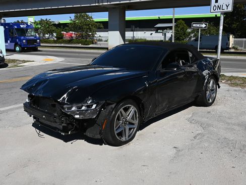 Used 2024 Ford Mustang Premium image 2