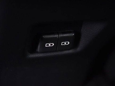 Used 2025 Toyota RAV4 XLE image 23