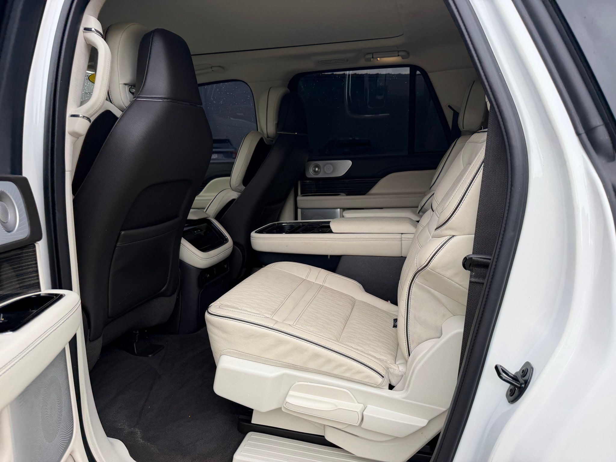 Used 2024 Lincoln Navigator L Black Label AWD/4WD image 7