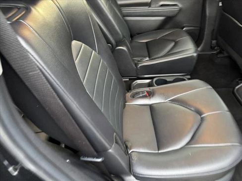 Used 2024 Toyota Highlander XLE image 19