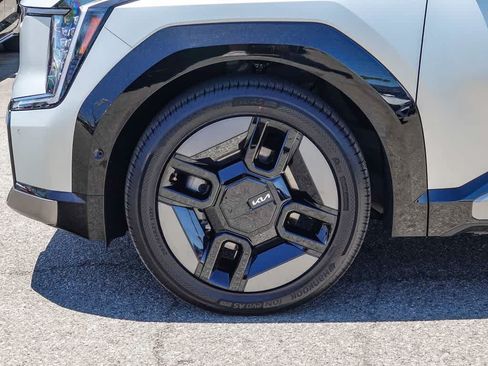 Used 2024 Kia EV9 GT-Line AWD/4WD image 9