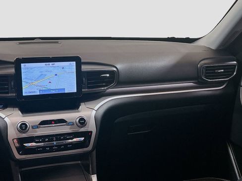 Used 2022 Ford Explorer XLT w/ Equipment Group 202A image 21