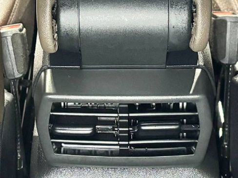 Used 2024 Audi Q4 e-tron Prestige image 35