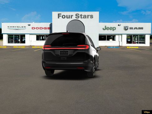 New 2026 Chrysler Pacifica Limited image 11