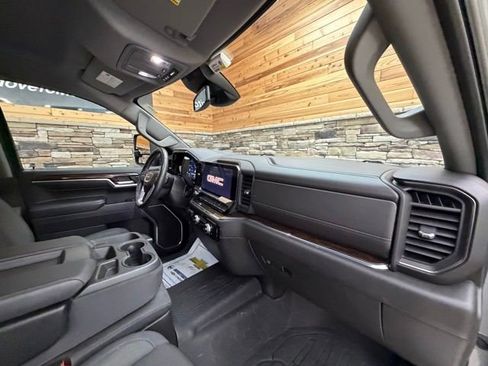 Used 2023 GMC Sierra 1500 SLE AWD/4WD image 13