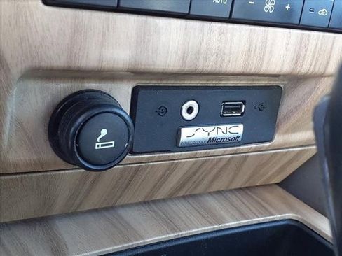 Used 2011 Ford F150 Lariat w/ Lariat Chrome Pkg image 22