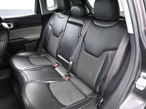 Used 2022 Jeep Compass Latitude image 35