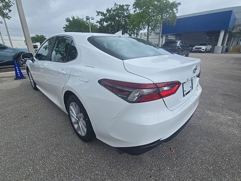 Used 2022 Toyota Camry LE FWD image 7