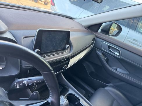 Used 2021 Nissan Rogue SV w/ Premium Package FWD image 9