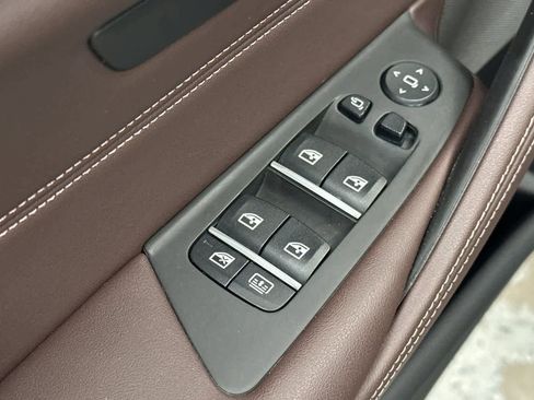 Used 2023 BMW M550i xDrive M550i xDrive w/ Parking Assistance Package image 13