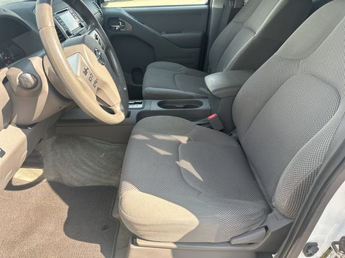 Used 2016 Nissan Frontier SV AWD/4WD image 10