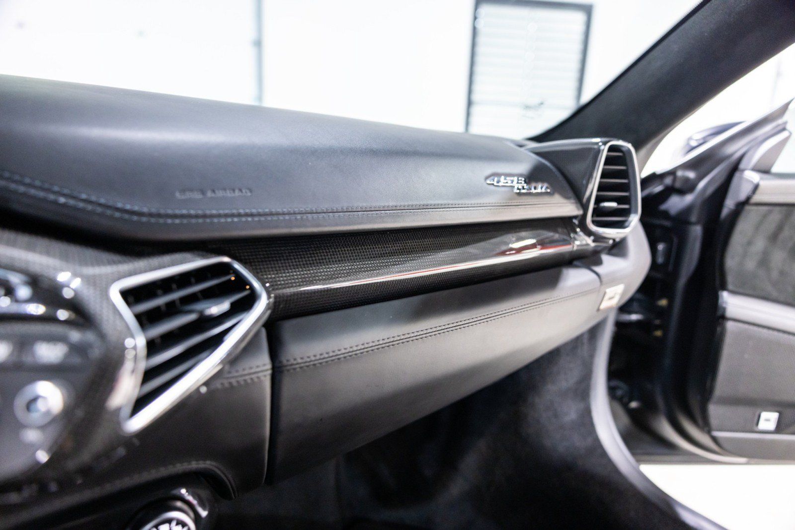 Used 2011 Ferrari 458 Italia Coupe RWD image 56