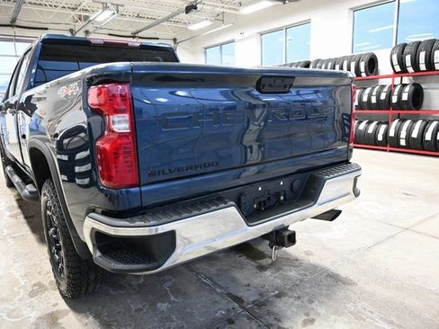 Used 2022 Chevrolet Silverado 2500 LT w/ Convenience Package image 7