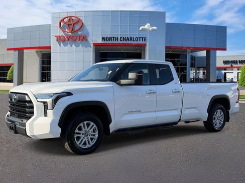 Used 2025 Toyota Tundra SR5 w/ SR5 Premium Package AWD/4WD image 5