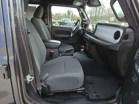 Used 2024 Jeep Wrangler Willys image 28