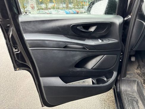 Used 2019 Mercedes-Benz Metris Passenger image 17