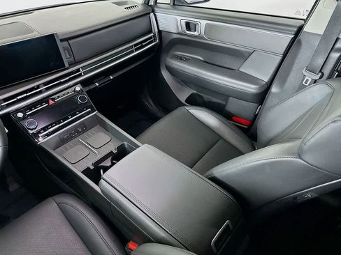 Used 2025 Hyundai Santa Fe SEL image 11