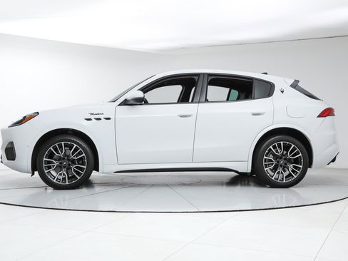 Certified 2023 Maserati Grecale Modena AWD/4WD image 2