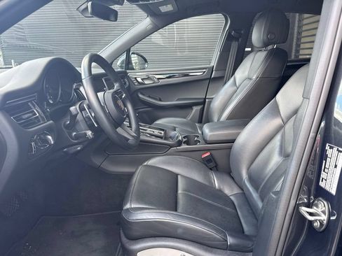 Certified 2024 Porsche Macan AWD/4WD image 6
