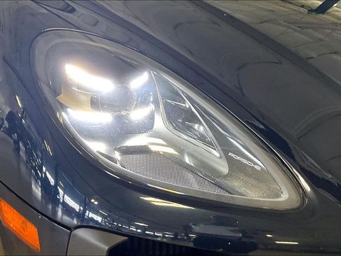 Used 2020 Porsche Macan S AWD/4WD image 24