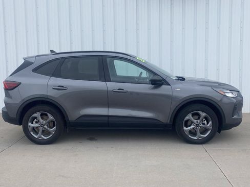 Used 2025 Ford Escape ST-Line AWD/4WD image 4
