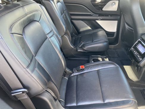 Used 2022 Lincoln Aviator Reserve w/ Equipment Group 201A image 11