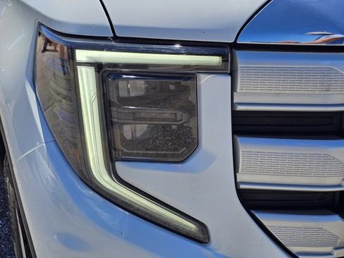 Used 2023 GMC Sierra 1500 SLE AWD/4WD image 4