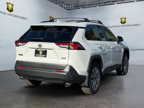 Used 2023 Toyota RAV4 XLE Premium image 5