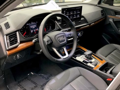 Used 2022 Audi Q5 2.0T Premium w/ Convenience Package AWD/4WD image 18