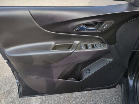 Used 2023 Chevrolet Equinox LT image 21