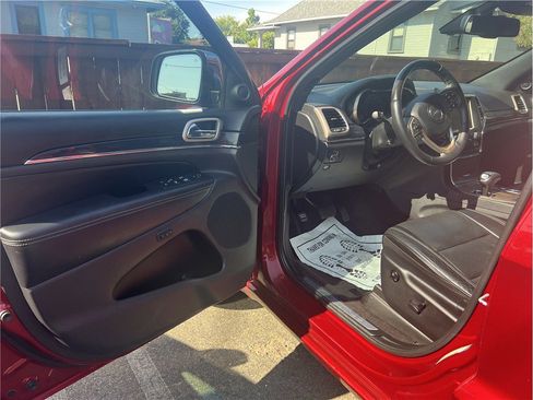 Used 2015 Jeep Grand Cherokee Overland w/ Advanced Technology Group image 13