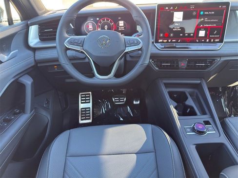 New 2026 Volkswagen Tiguan SE R-Line image 25