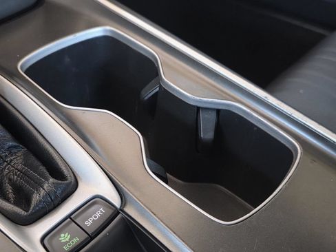 Used 2018 Honda Accord Touring image 25