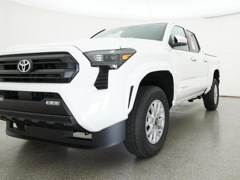 New 2026 Toyota Tacoma SR5 RWD image 19
