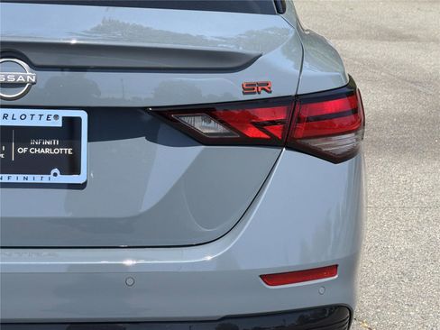 Used 2024 Nissan Sentra SR w/ SR Premium Package FWD image 27