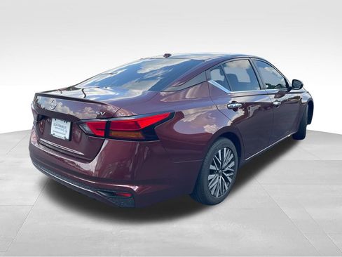 Used 2023 Nissan Altima 2.5 SV FWD image 5